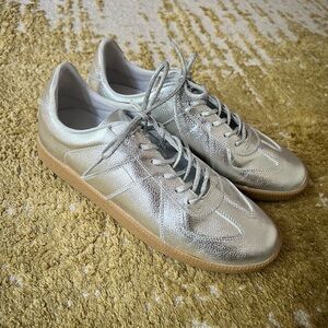 Elegant Silver Women's Sneakers